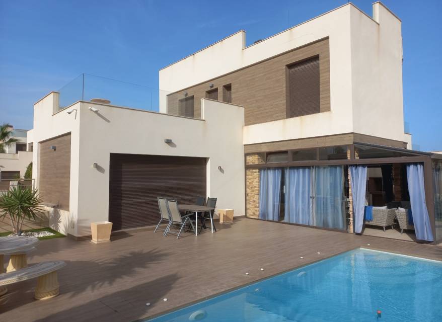 Odsprzedaż - Villa - Torrevieja - 