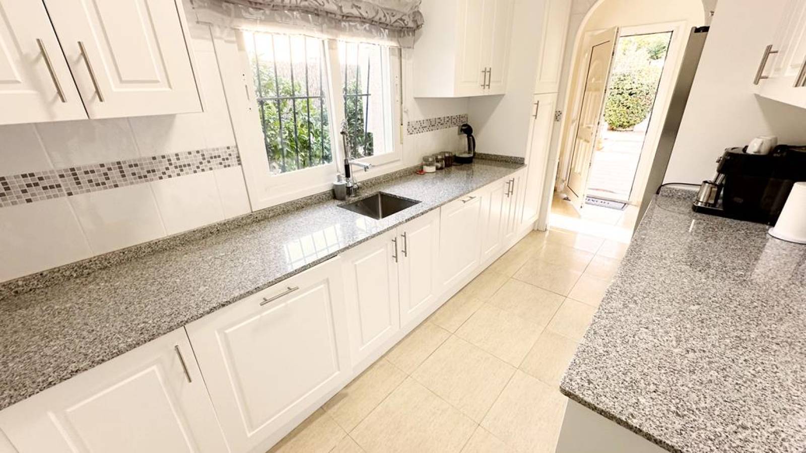 Odsprzedaż - Villa - 