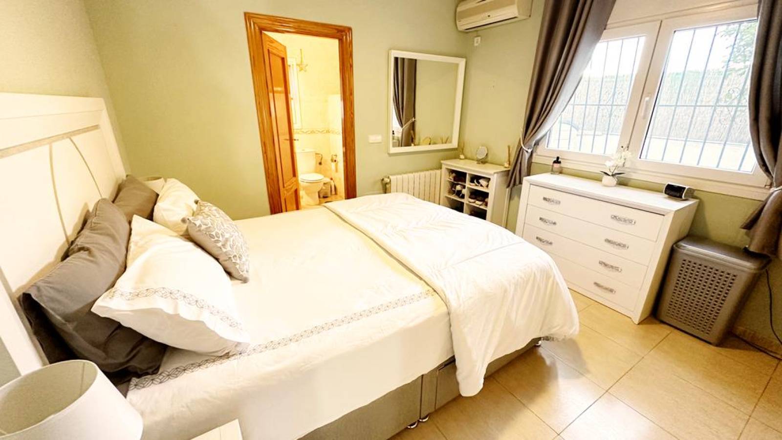 Odsprzedaż - Villa - 