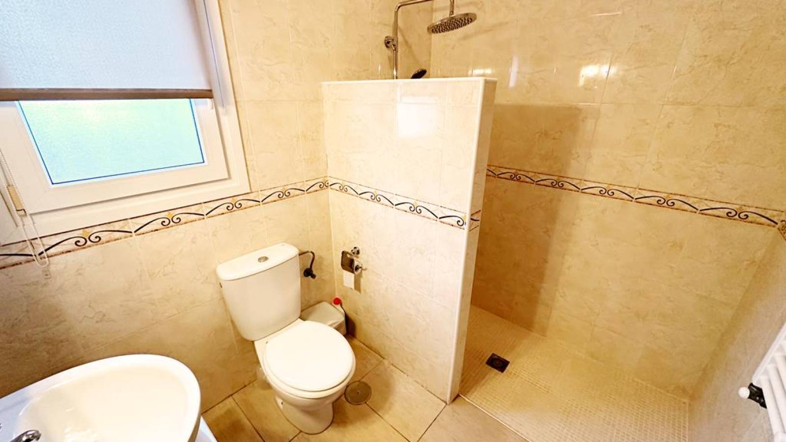 Odsprzedaż - Villa - 