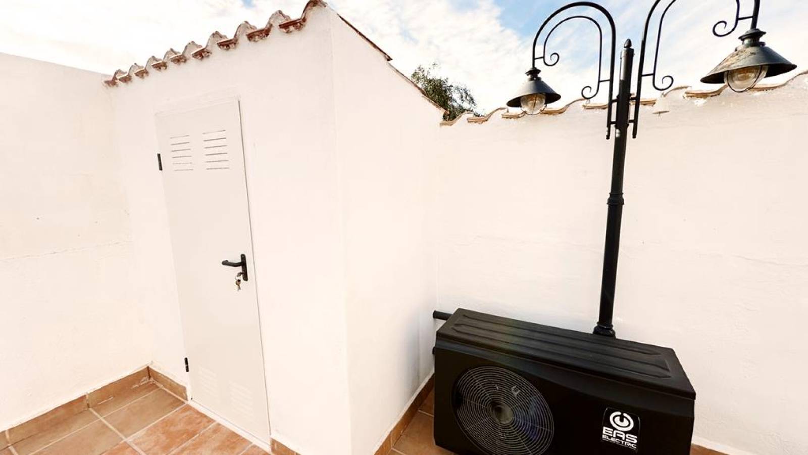 Odsprzedaż - Villa - 