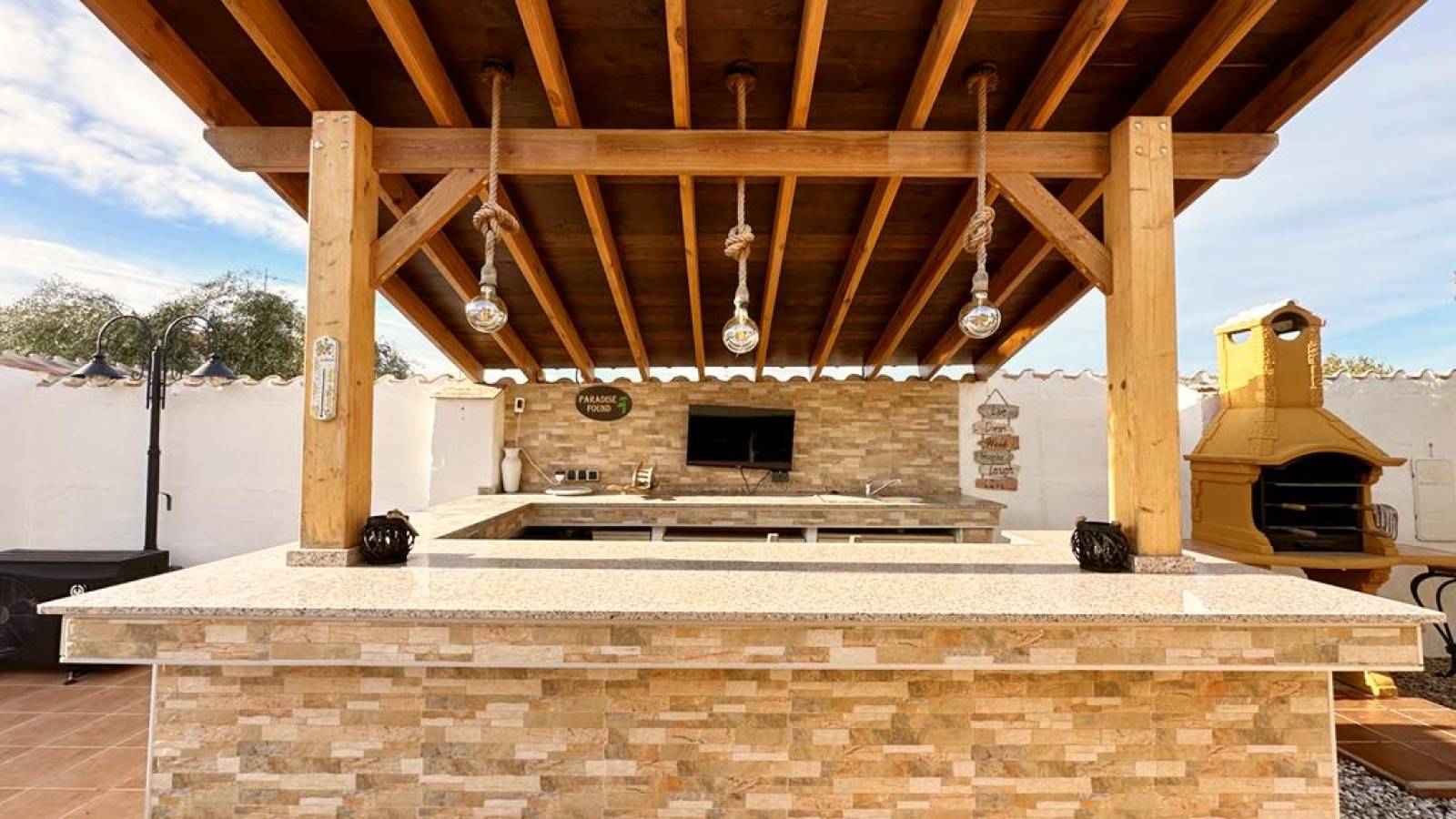 Odsprzedaż - Villa - 