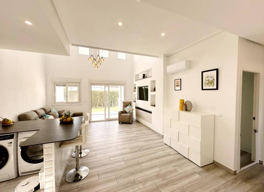 Odsprzedaż - Villa - 