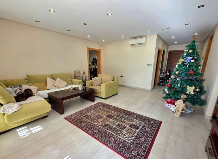 Odsprzedaż - Villa - 
