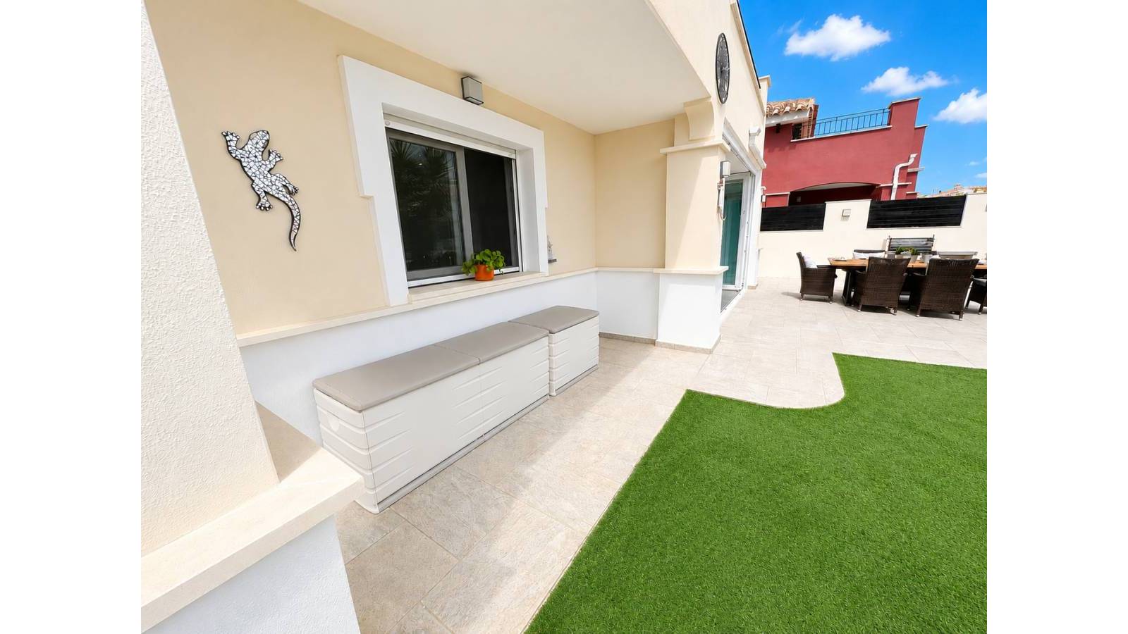 Odsprzedaż - Villa - 