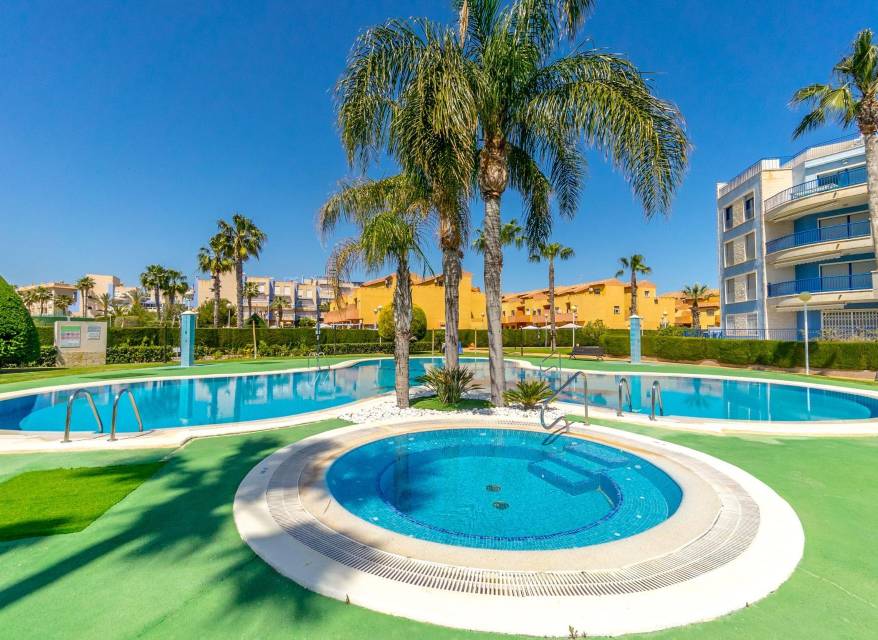 Resale - Apartment - Orihuela Costa - Campoamor