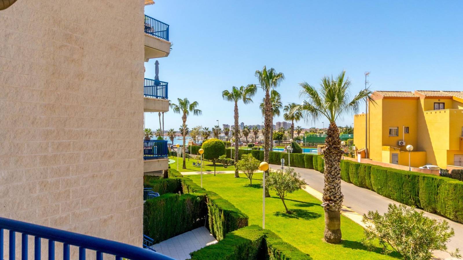Resale - Apartment - Orihuela Costa - Campoamor