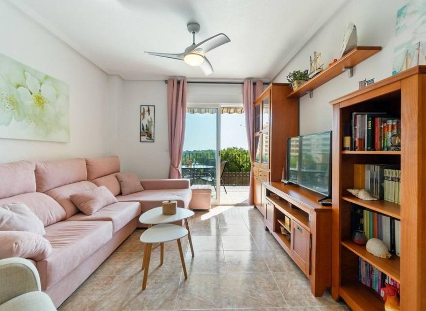 Resale - Apartment - Orihuela Costa - Campoamor