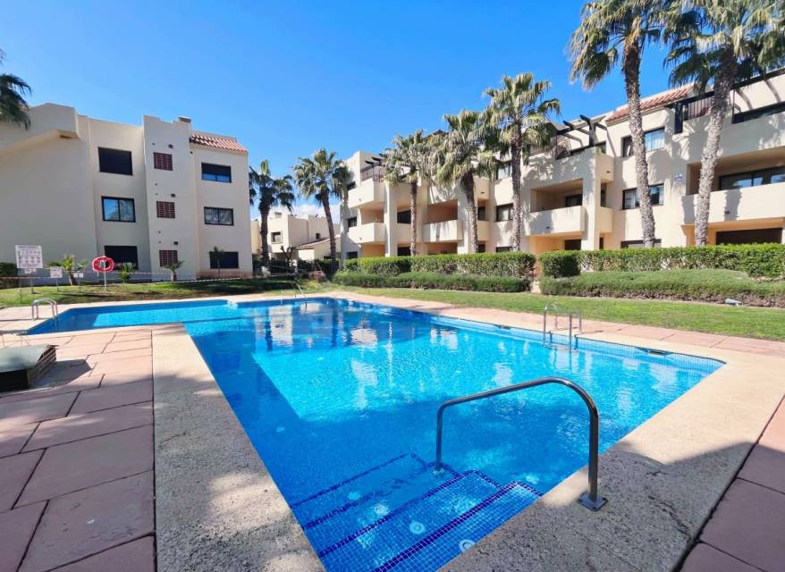 Resale - Apartment - Roda Golf