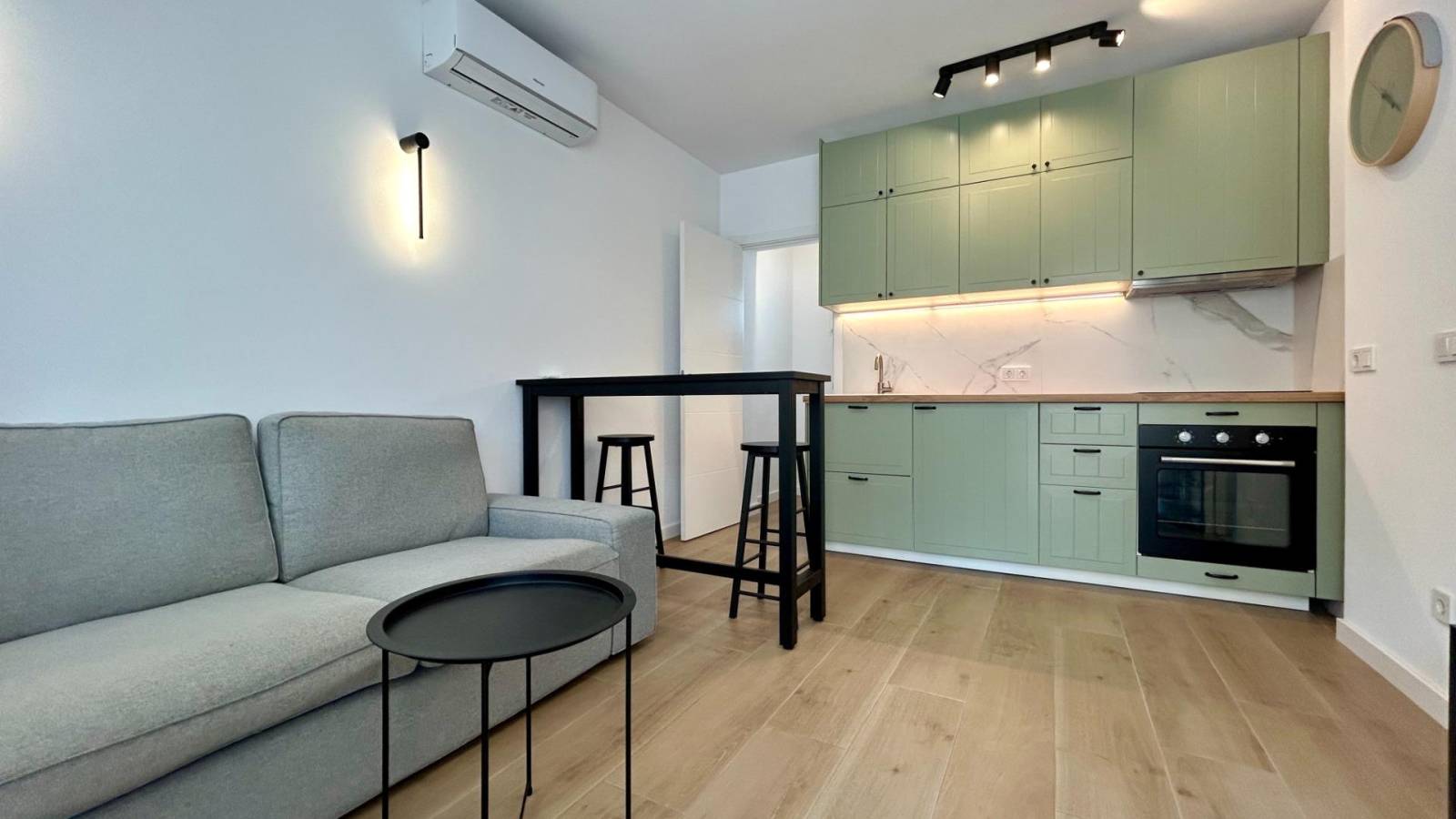 Resale - Apartment - San Miguel de Salinas - Las Filipinas