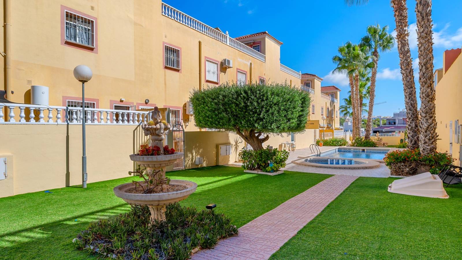 Resale - Apartment - San Miguel de Salinas - Orihuela Costa