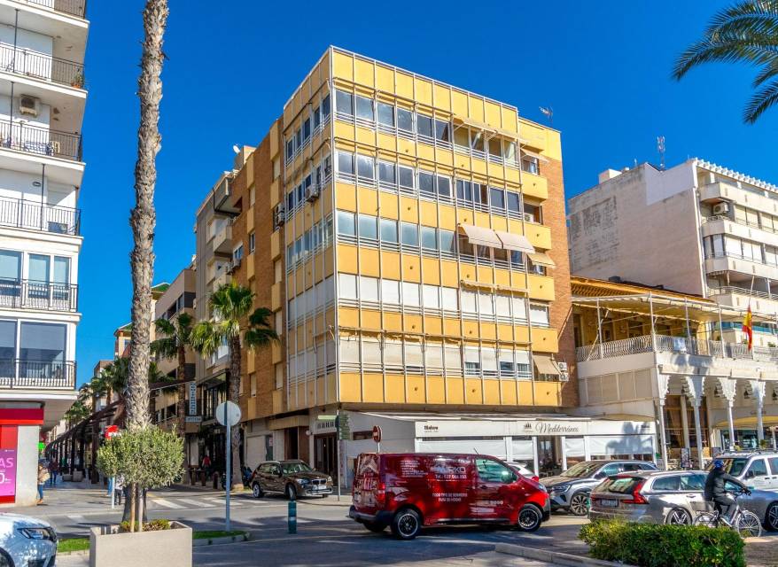 Resale - Apartment - Torrevieja - Centro - Muelle Pesquero