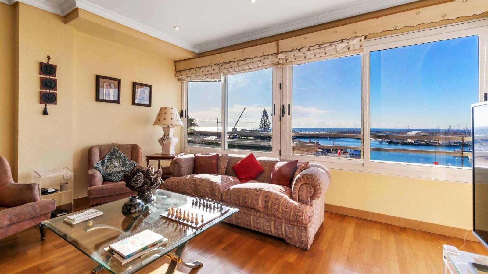 Resale - Apartment - Torrevieja - Centro - Muelle Pesquero