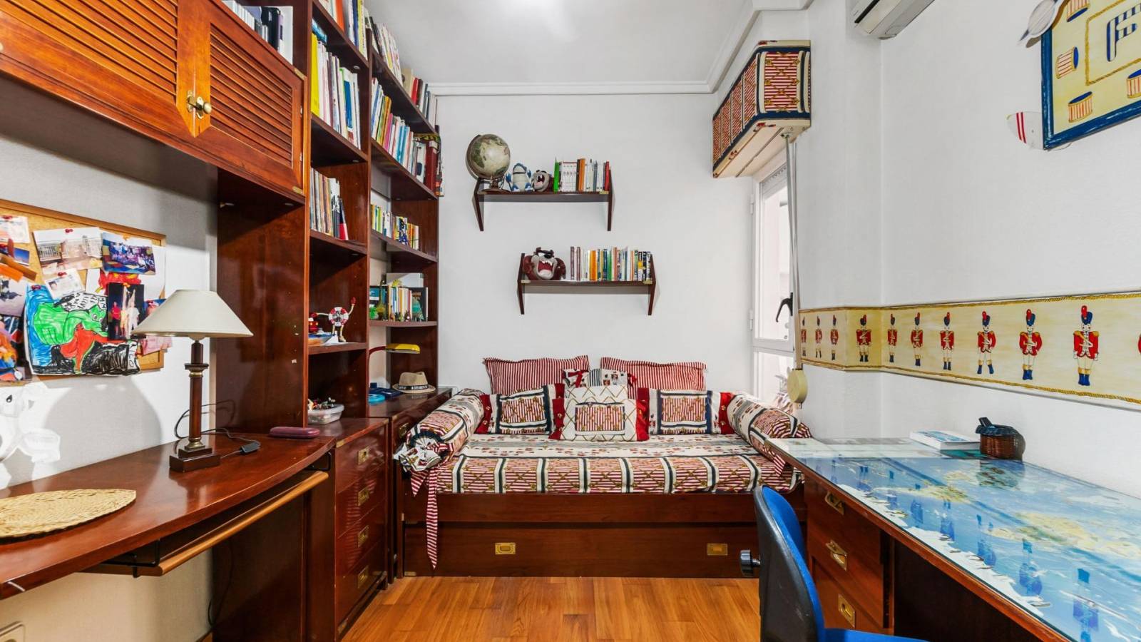 Resale - Apartment - Torrevieja - Centro - Muelle Pesquero