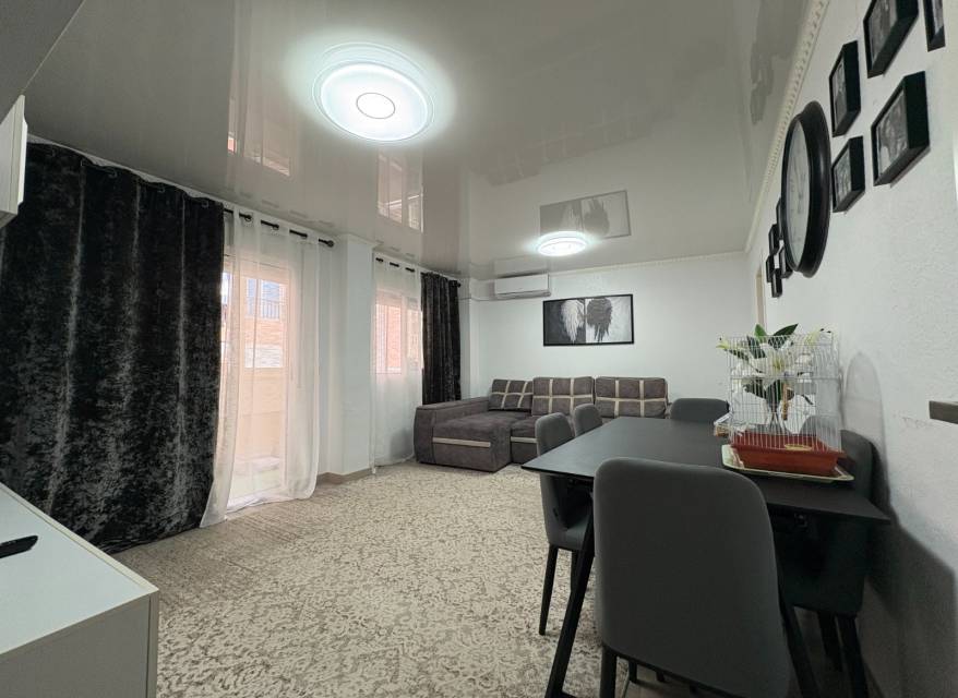 Resale - Apartment - Torrevieja - Centro