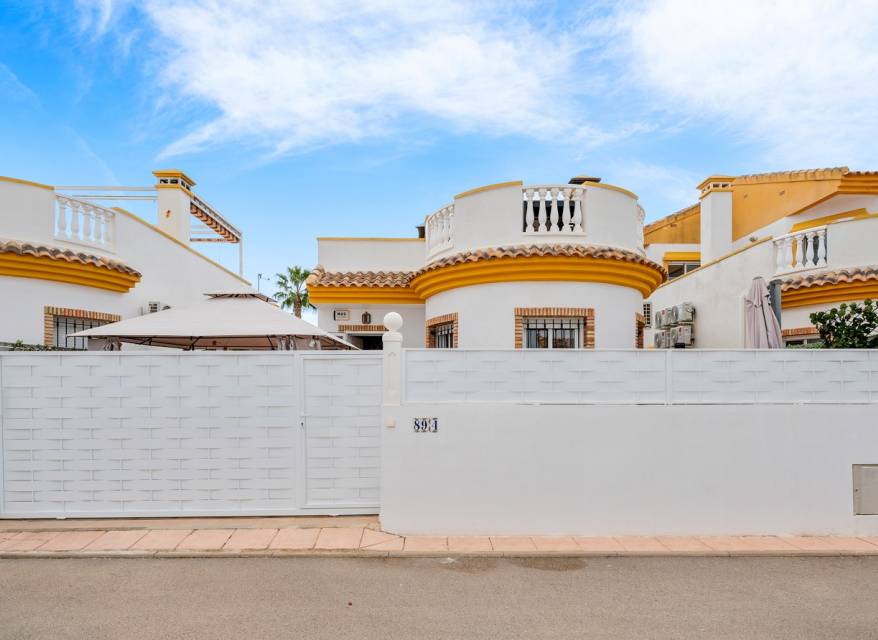 Resale - House - Guardamar del Segura - El Raso