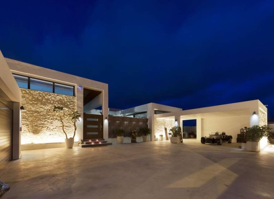 Resale - Villa - Los Alcazares