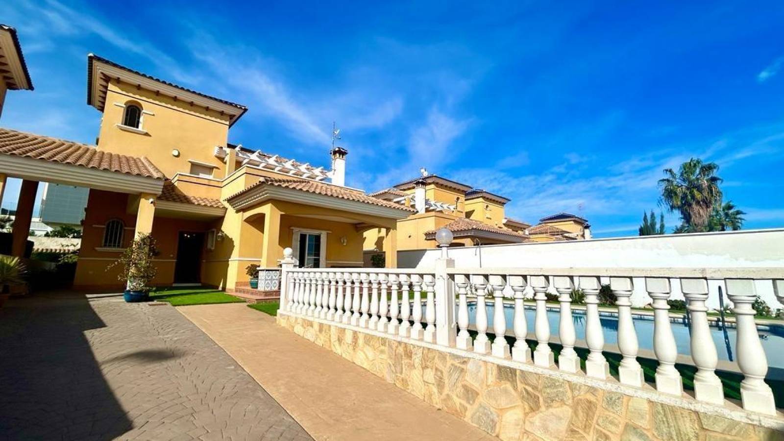 Resale - Villa - Orihuela Costa - Cabo Roig