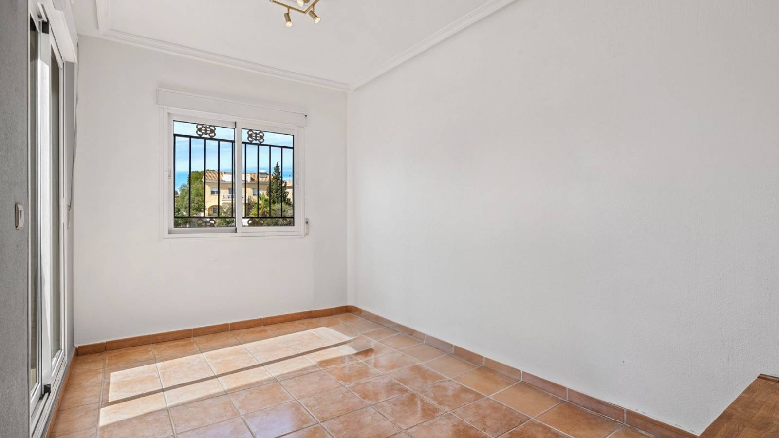 Resale - Villa - Orihuela Costa - Castillo de Don Juan