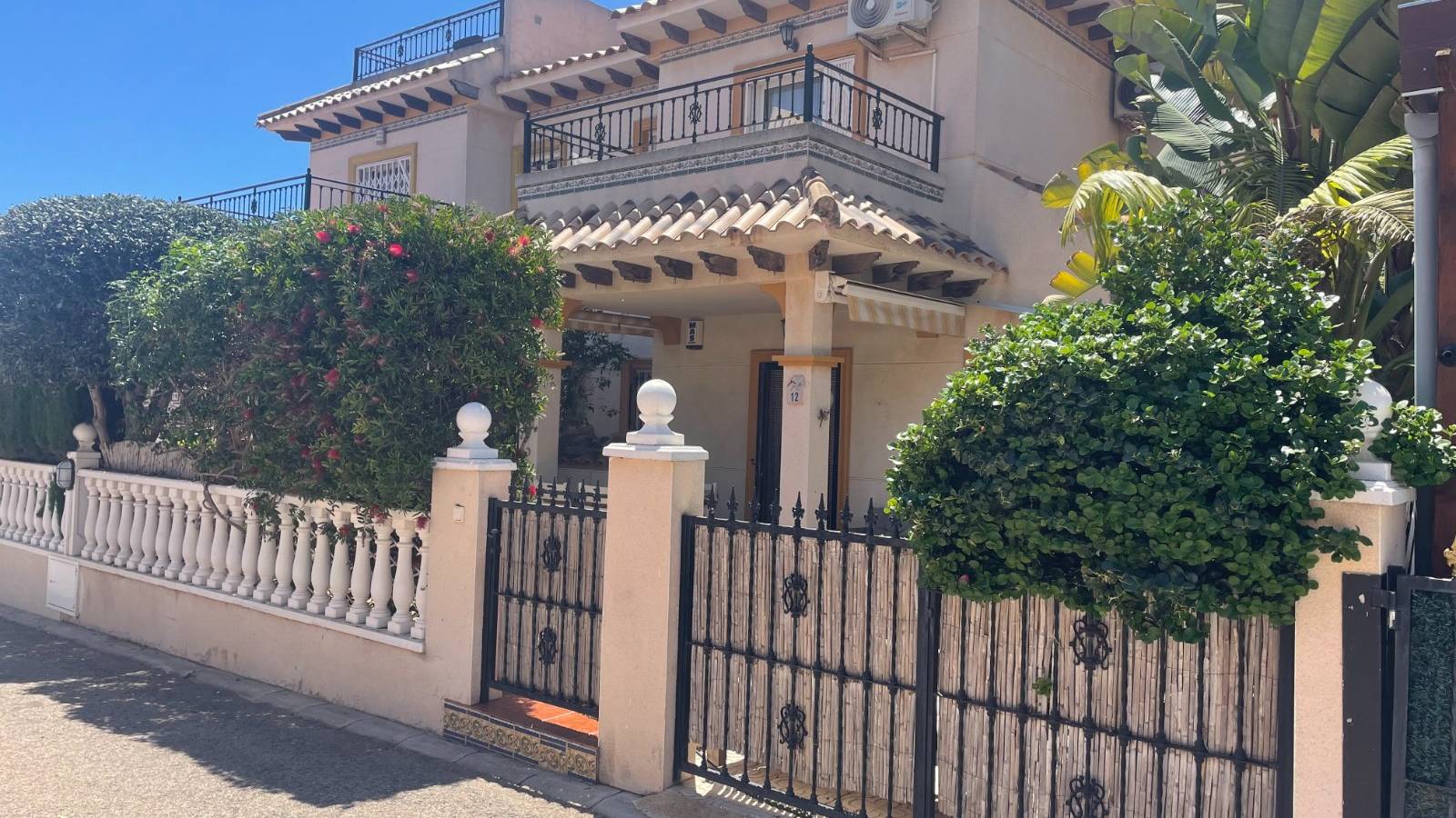 Resale - Villa - Orihuela Costa - La Regia