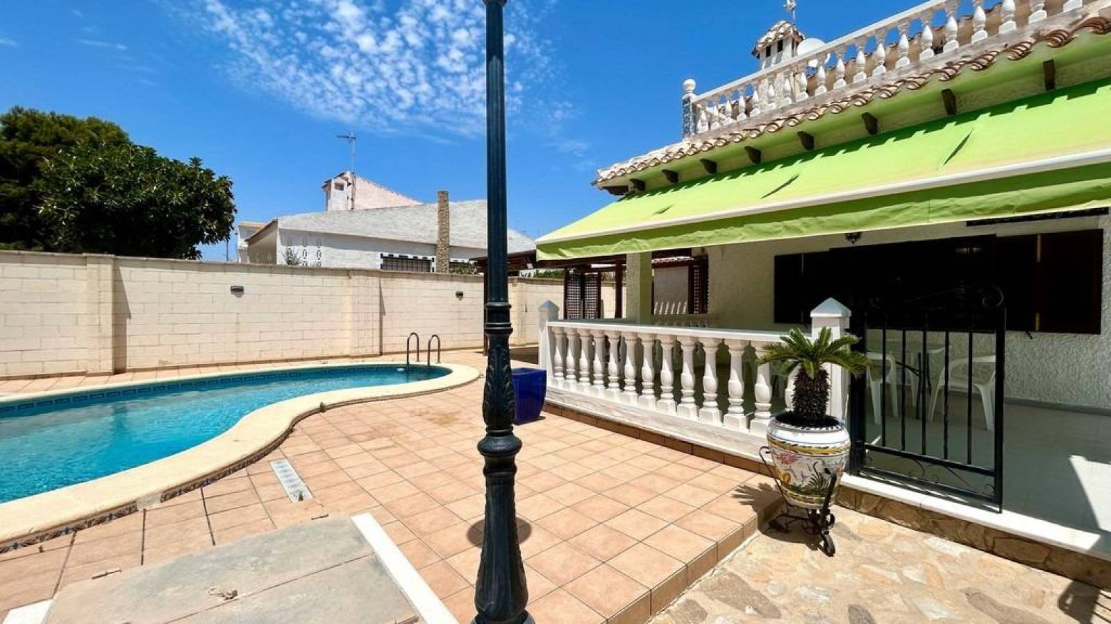 Resale - Villa - Orihuela Costa - La Zenia