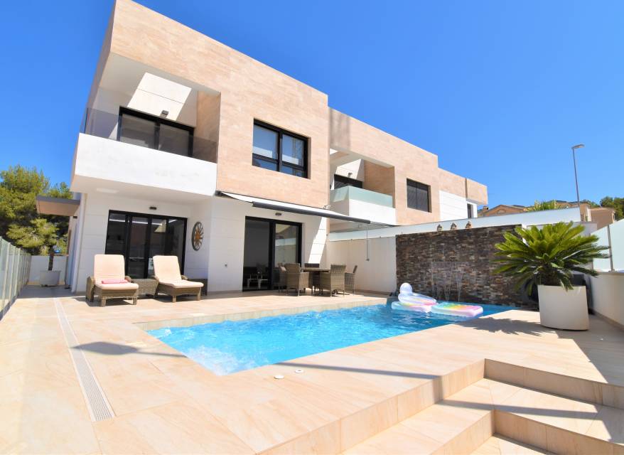 Resale - Villa - Orihuela Costa - Villamartín