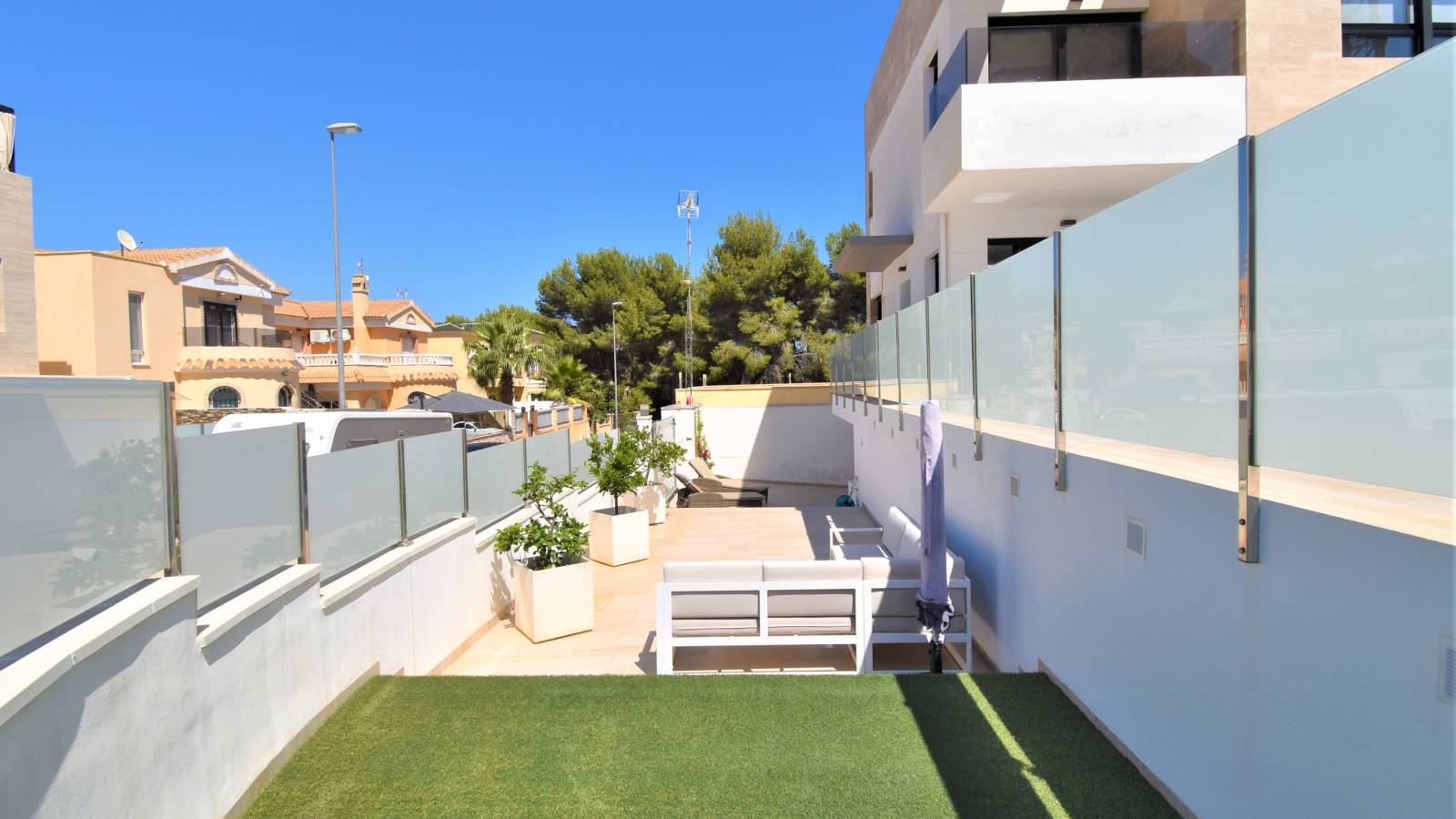 Resale - Villa - Orihuela Costa - Villamartín