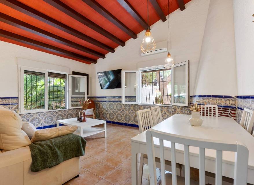 Resale - Villa - Punta Prima