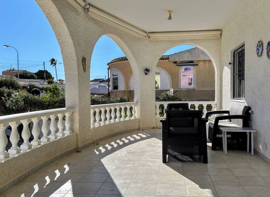 Resale - Villa - Torrevieja - El Chaparral