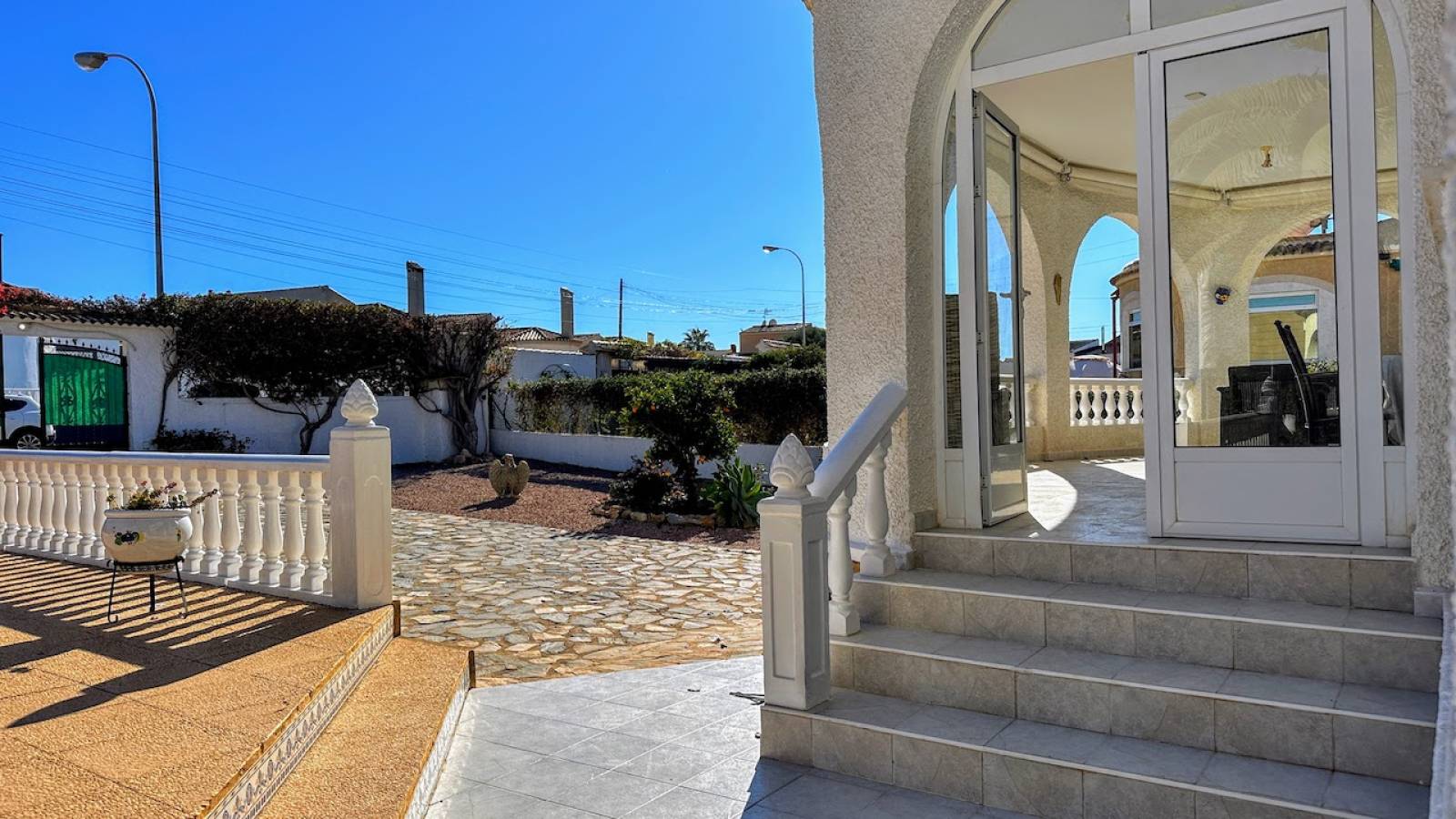 Resale - Villa - Torrevieja - El Chaparral