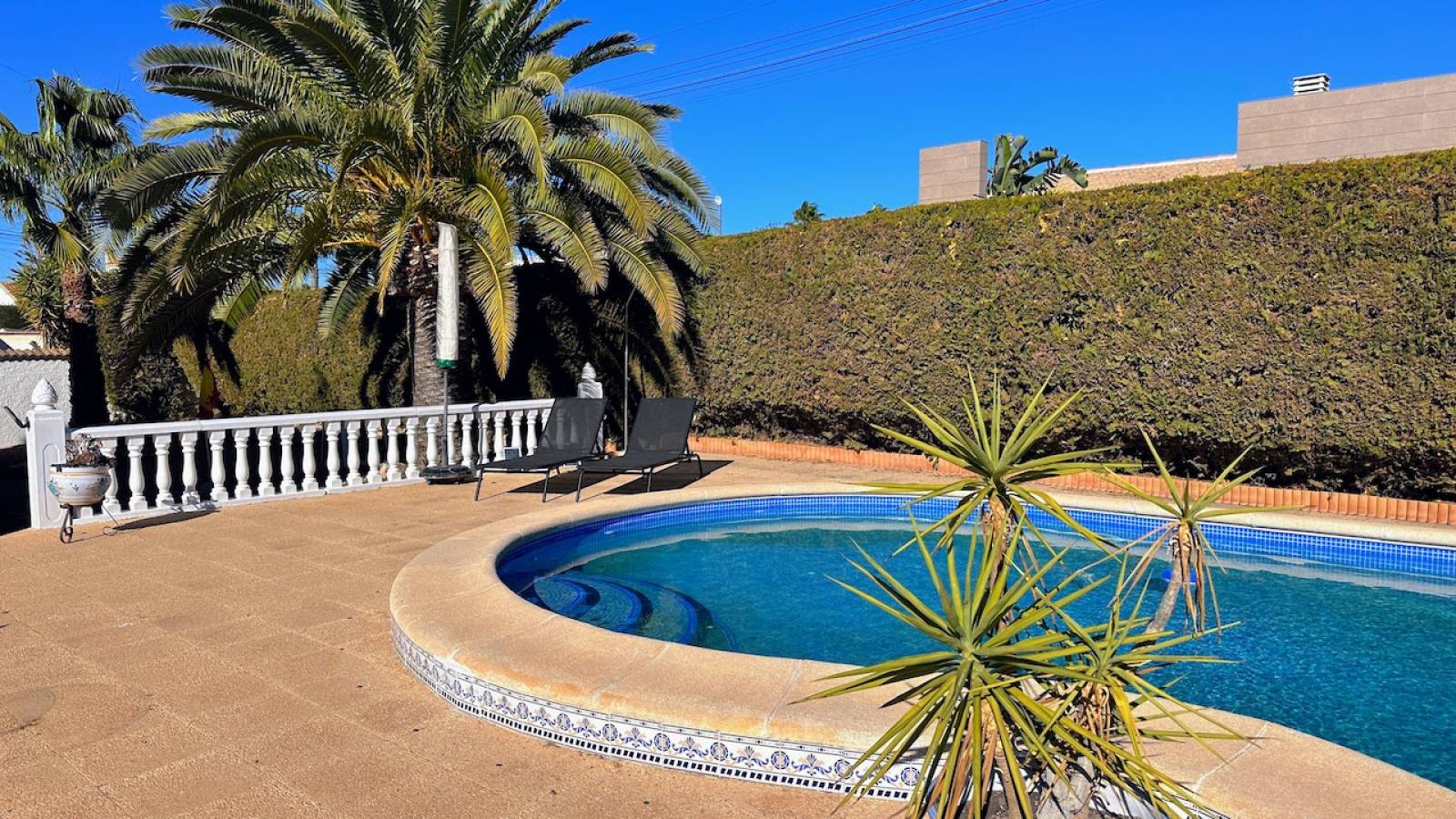 Resale - Villa - Torrevieja - El Chaparral