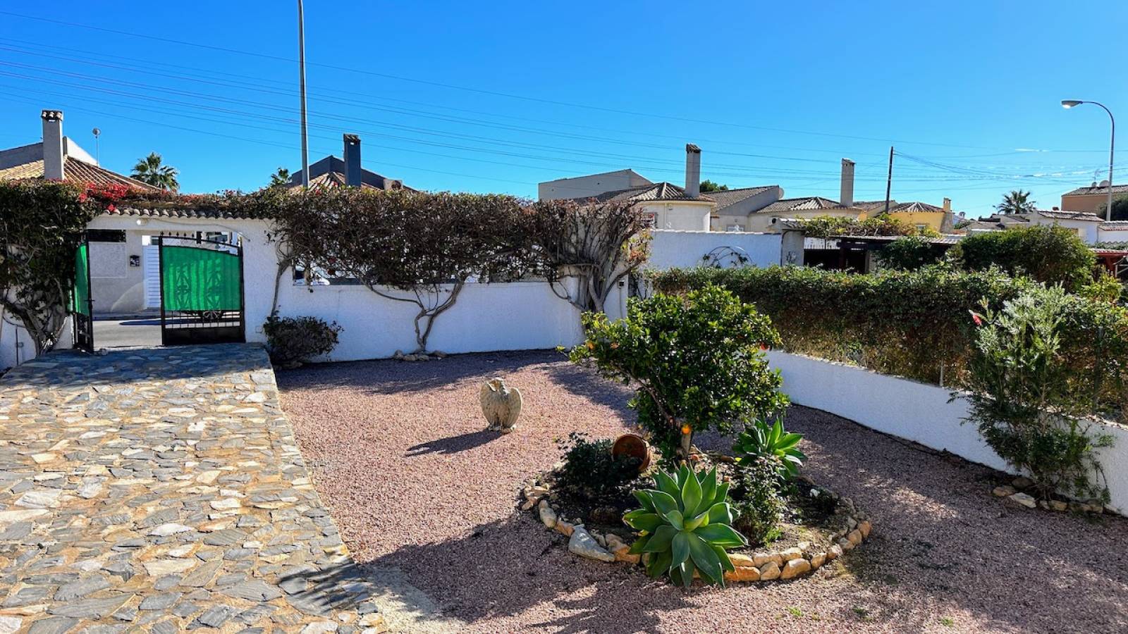 Resale - Villa - Torrevieja - El Chaparral