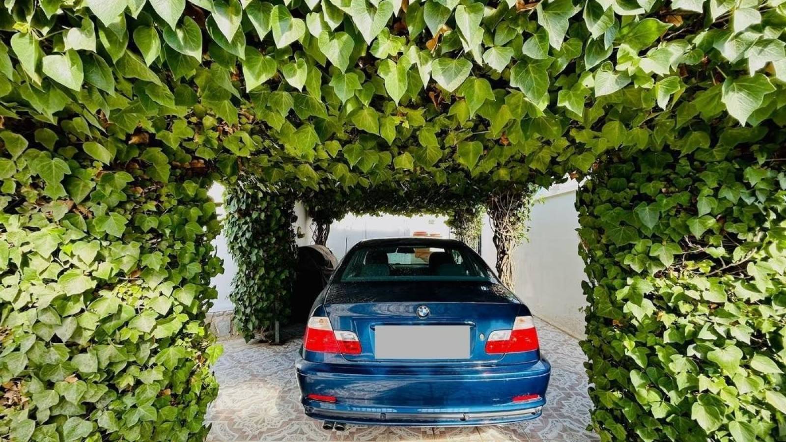 Resale - Villa - Torrevieja