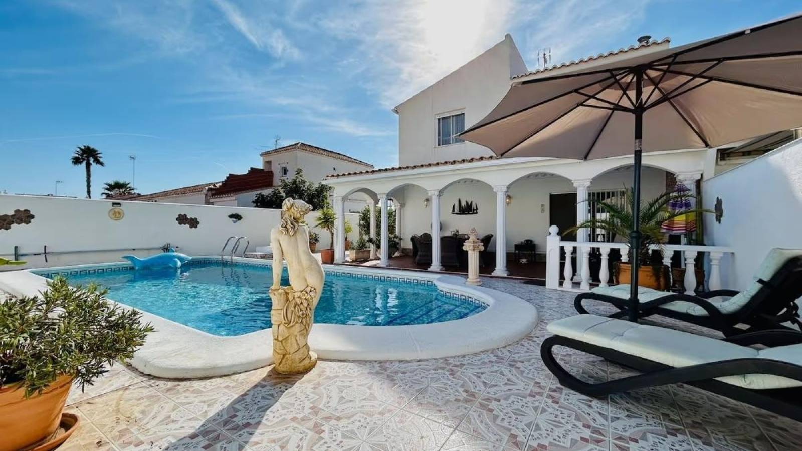 Resale - Villa - Torrevieja