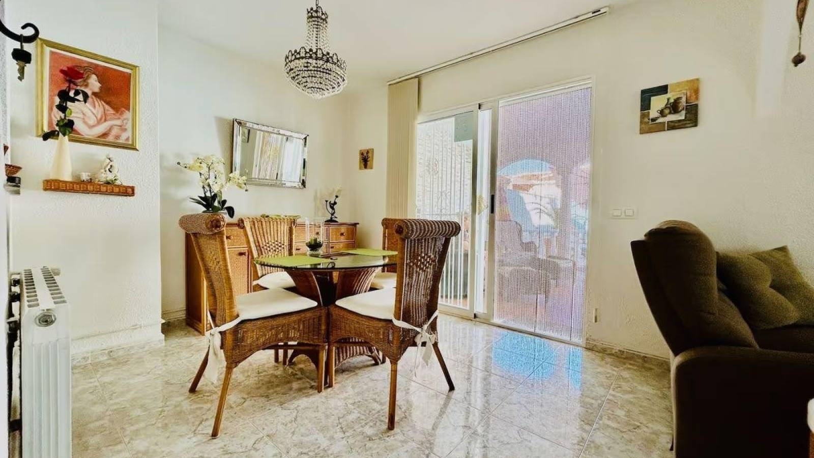 Resale - Villa - Torrevieja