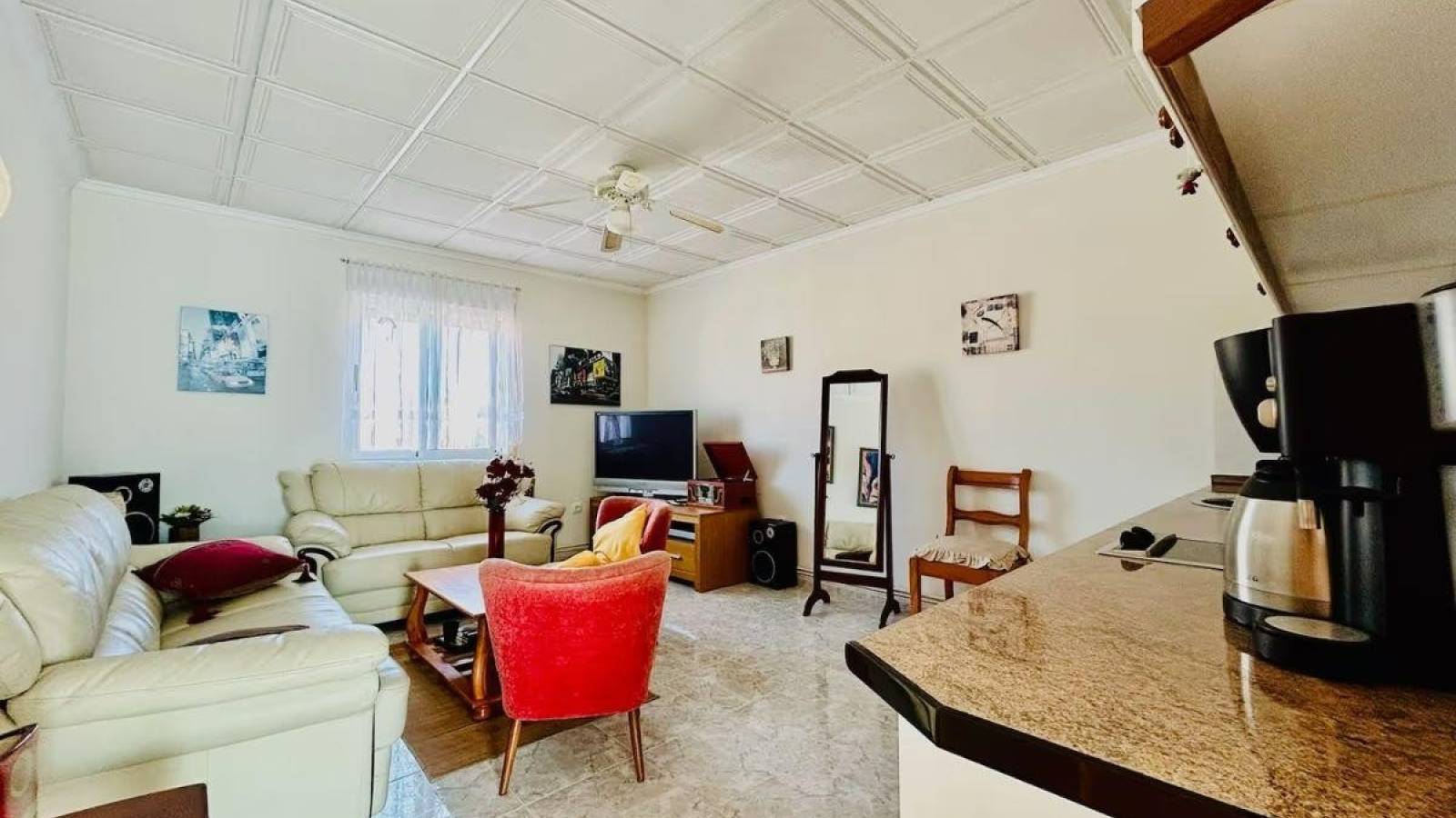 Resale - Villa - Torrevieja