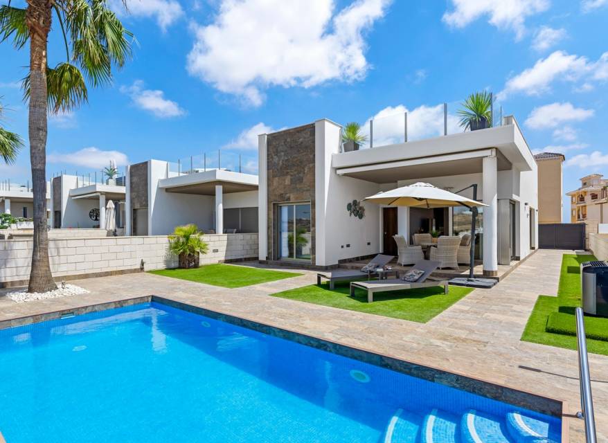 Resale - Villa - Villamartín