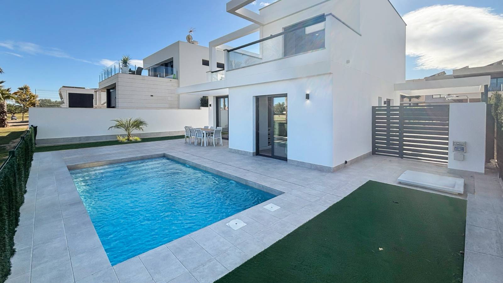 Venta - Chalet - Los Alcazares - Roda