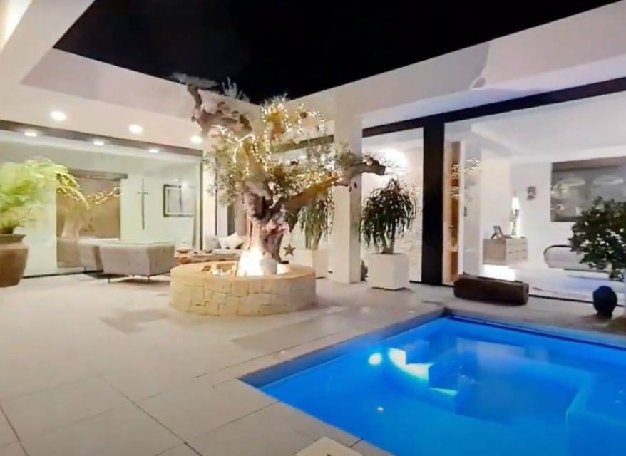 Venta - Chalet - Los Alcazares