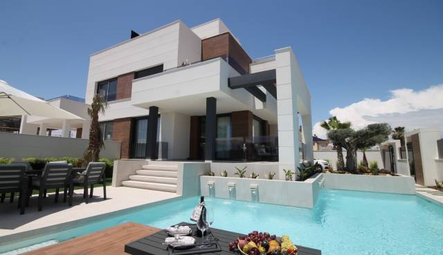 Villa - Neue immoblilien - Torrevieja - CHIC 00981