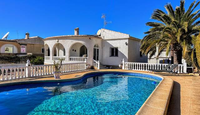 Villa - Odsprzedaż - Torrevieja - El Chaparral