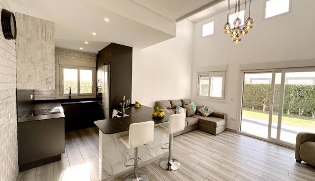 Villa - Odsprzedaż -  - 