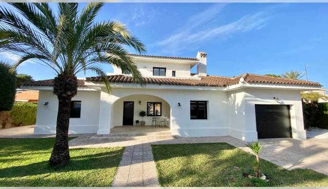 Villa - Wiederverkauf - Cabo Roig - Cabo Roig