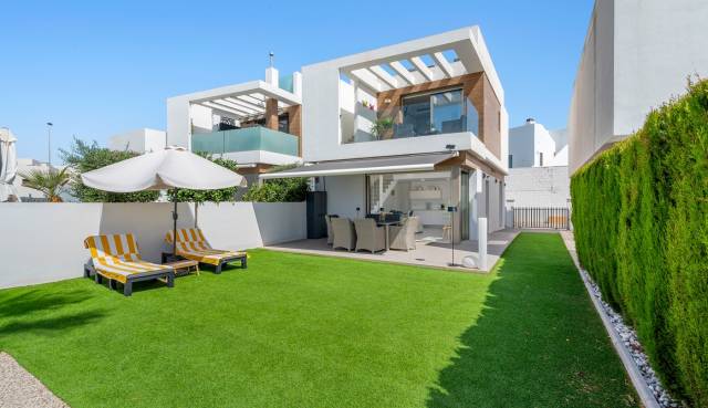Villa - Wiederverkauf - Orihuela Costa - Villamartín