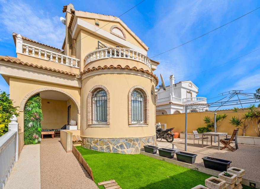 Wiederverkauf - Villa - Orihuela Costa - Castillo de Don Juan