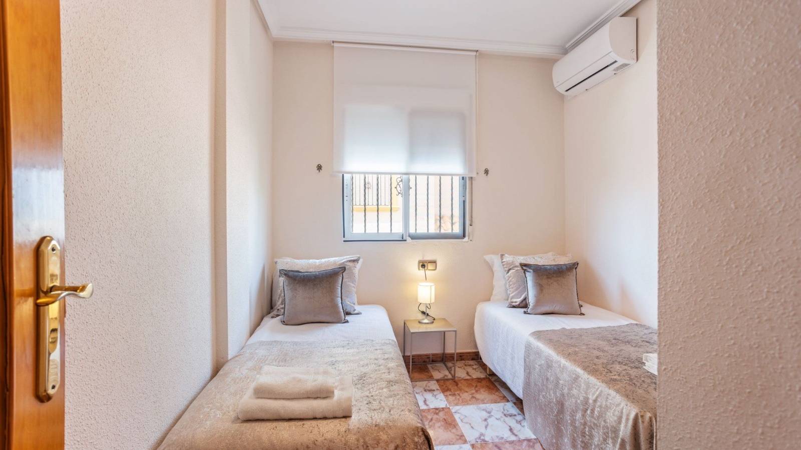 Wiederverkauf - Villa - Orihuela Costa - La Regia