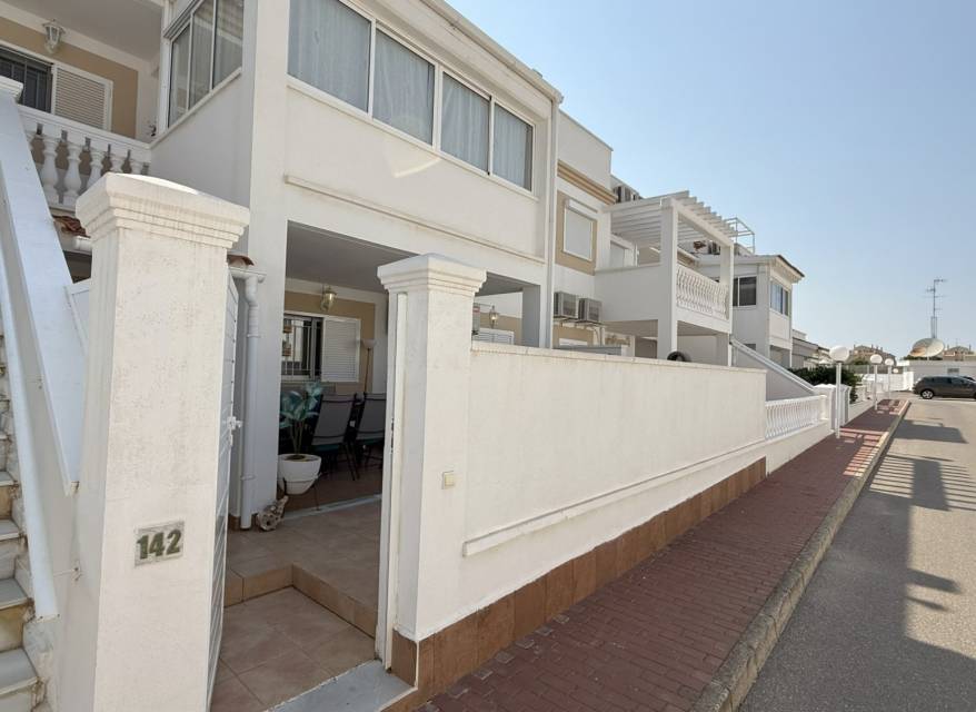 Wiederverkauf - Wohnung - Orihuela Costa - La Zenia