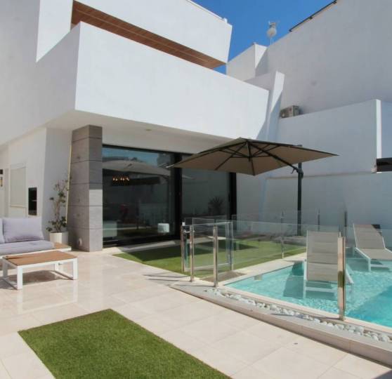 Make your dreams come true in this luxury villa for sale in Santiago de la Ribera