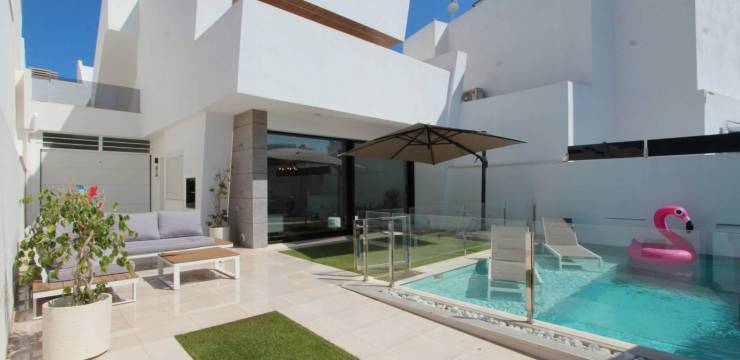 Make your dreams come true in this luxury villa for sale in Santiago de la Ribera