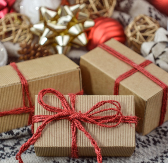 Vivez Noël sur la Costa Cálida avec CHIC ESTATES, votre agence immobilière néerlandaise à Los Alcázares